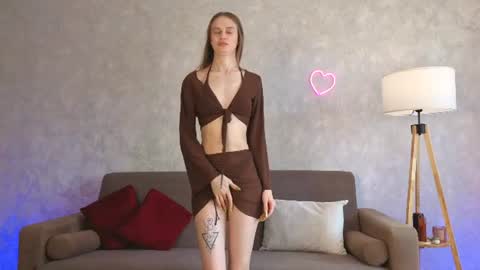 Spider girl Help me reach 10 likes online show from 07.14.26