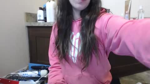 Snapshot of miss_sunshine01 chatting on 02.06.25 Bella online show from 02.06.25