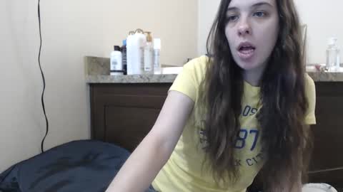 Snapshot of miss_sunshine01 chatting on 02.07.25 Bella online show from 02.07.25