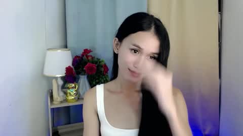 Snapshot of miss_sunshinex chatting on 01.23.25 Shine online show from 01.23.25