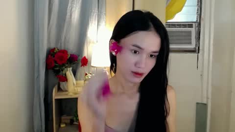 Snapshot of miss_sunshinex chatting on 02.18.25 Shine online show from 02.18.25