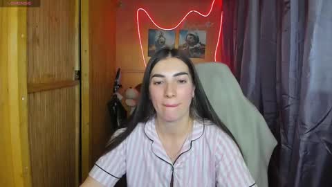 Snapshot of miss_tasy chatting on 02.20.25 Melanie January 15th is my birthday there will be an interesting show online show from 02.20.25