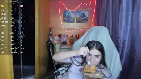 Snapshot of miss_tasy chatting on 02.26.25 Melanie January 15th is my birthday there will be an interesting show online show from 02.26.25