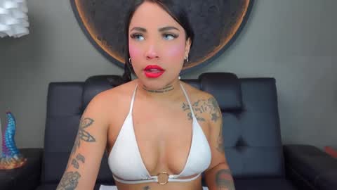 Vaiolette online show from 03.18.26
