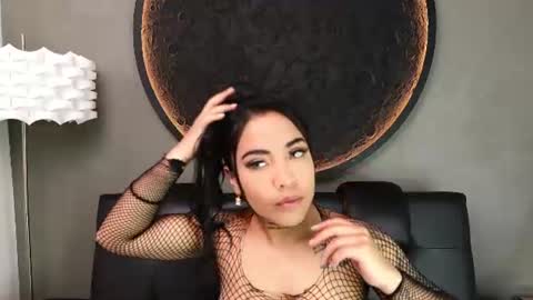 Vaiolette online show from 08.04.26