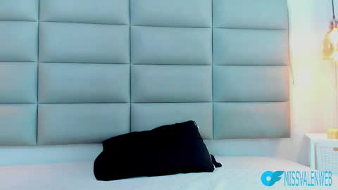 Snapshot of miss_valen_ chatting on 02.27.25 valentina online show from 02.27.25