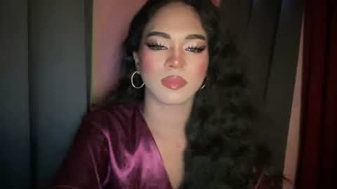 miss_veron_xoxo online show from 12.14.25