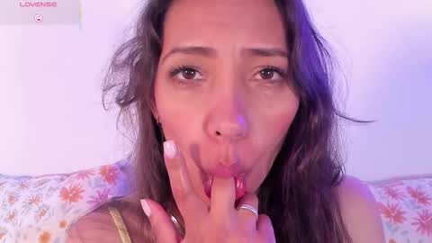 Snapshot of miss_veronica2 chatting on 03.05.25 Miss Veronica online show from 03.05.25