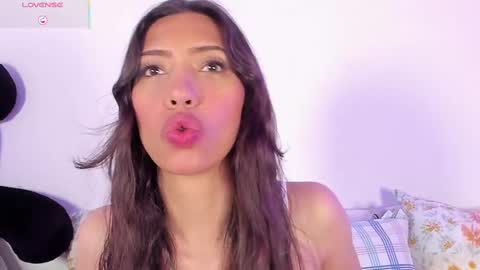 Snapshot of miss_veronica2 chatting on 03.06.25 Miss Veronica online show from 03.06.25