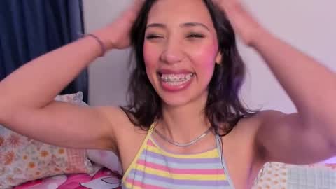 Snapshot of miss_veronica2 chatting on 11.12.25 Miss Veronica online show from 11.12.25