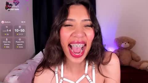 Snapshot of miss_veronica2 chatting on 12.03.25 Miss Veronica online show from 12.03.25