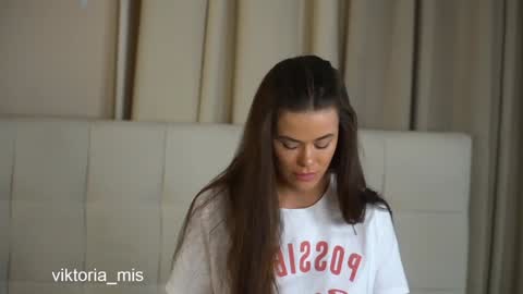 Snapshot of miss_viktoria chatting on 01.28.25 Miss Victoria online show from 01.28.25