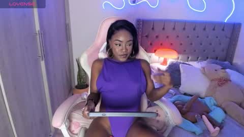 Tay Tay Independent Model   online show from 02.07.25