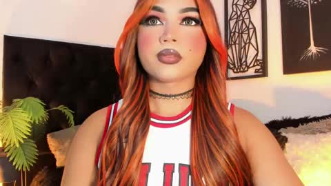 Snapshot of miss_zz chatting on 09.21.25 miss_zz online show from 09.21.25