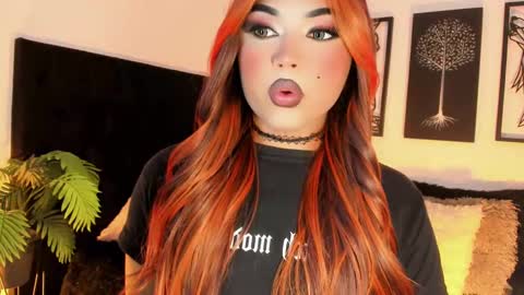 Snapshot of miss_zz chatting on 10.05.25 miss_zz online show from 10.05.25