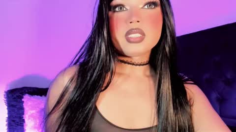 Snapshot of miss_zz chatting on 11.04.25 miss_zz online show from 11.04.25