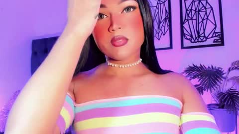 Snapshot of miss_zz chatting on 12.02.25 miss_zz online show from 12.02.25