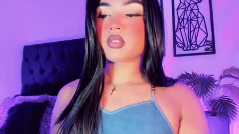 Snapshot of miss_zz chatting on 12.03.25 miss_zz online show from 12.03.25