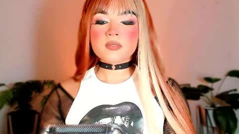 Snapshot of miss_zz chatting on 05.27.26 miss_zz online show from 05.27.26
