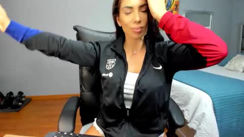 Alesyamuscledoll online show from 01.18.25