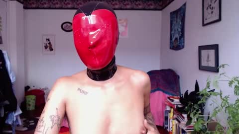 Anarkitten  online show from 02.05.25