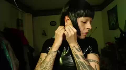 Snapshot of missanarky chatting on 09.17.25 Anarkitten online show from 09.17.25