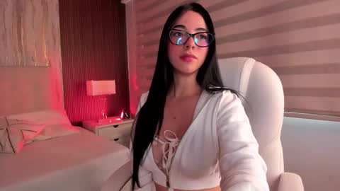 Snapshot of missangela3 chatting on 10.22.25 Angela Romero online show from 10.22.25