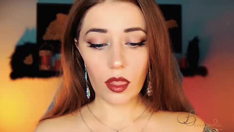 Snapshot of missbeverlymills chatting on 11.10.25 The divine Beverly online show from 11.10.25