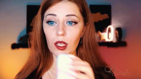 Snapshot of missbeverlymills chatting on 11.16.25 The divine Beverly online show from 11.16.25