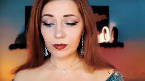 Snapshot of missbeverlymills chatting on 11.29.25 The divine Beverly online show from 11.29.25