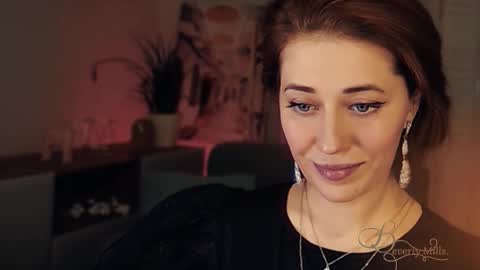 Snapshot of missbeverlymills chatting on 01.18.26 The divine Beverly online show from 01.18.26