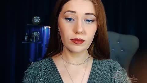 Snapshot of missbeverlymills chatting on 04.04.26 The divine Beverly online show from 04.04.26