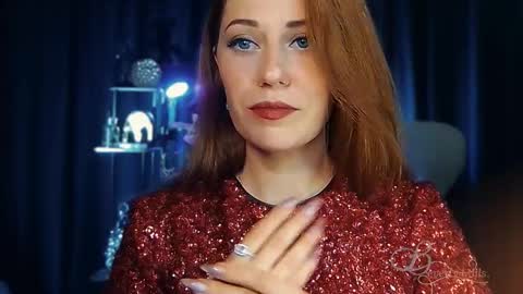 Snapshot of missbeverlymills chatting on 04.08.26 The divine Beverly online show from 04.08.26