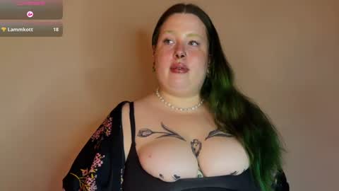 Snapshot of missbika chatting on 07.12.26 Miss Bika online show from 07.12.26