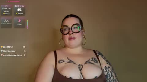 Snapshot of missbika chatting on 07.29.26 Miss Bika online show from 07.29.26
