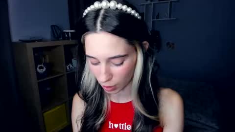 Snapshot of misschaotic_ chatting on 09.15.25 Shelley online show from 09.15.25