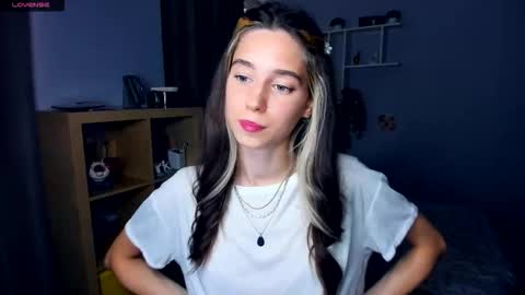 Snapshot of misschaotic_ chatting on 09.16.25 Shelley online show from 09.16.25