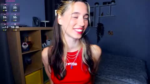 Snapshot of misschaotic_ chatting on 09.20.25 Shelley online show from 09.20.25