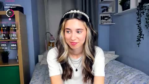 Snapshot of misschaotic_ chatting on 09.25.25 Shelley online show from 09.25.25