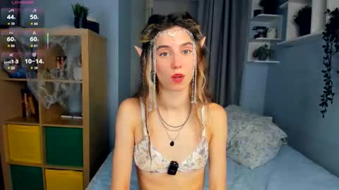 Snapshot of misschaotic_ chatting on 11.01.25 Shelley online show from 11.01.25