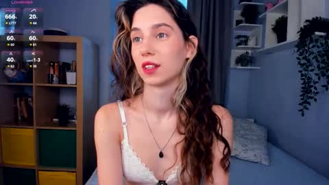 Snapshot of misschaotic_ chatting on 12.01.25 Shelley online show from 12.01.25