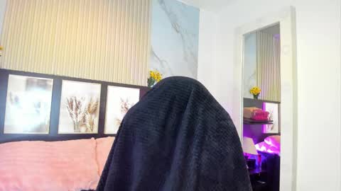 Snapshot of misscheelsee_as chatting on 09.19.25 misscheelsee_as online show from 09.19.25