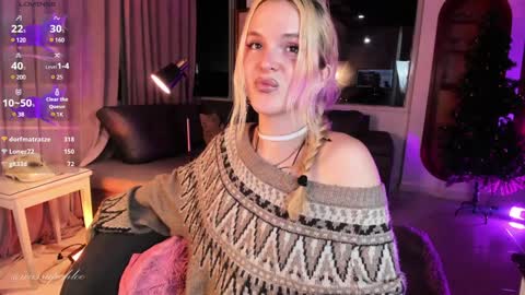 Chloe freelance model Please your thumbs up are important  online show from 12.06.24