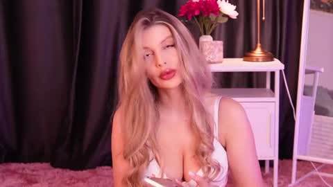 Snapshot of missclairee chatting on 07.23.26 Claire online show from 07.23.26