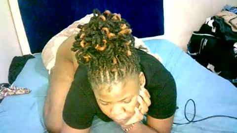 Snapshot of misscuteberry chatting on 12.14.25 VAL online show from 12.14.25