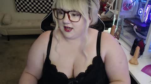 missdanibluee online show from 12.05.24