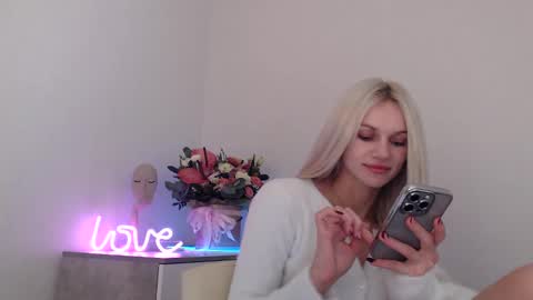 Snapshot of missemma1111 chatting on 12.02.24 EMMA online show from 12.02.24