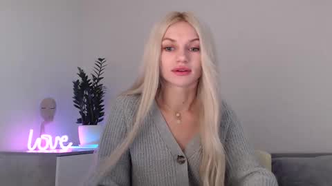 Snapshot of missemma1111 chatting on 12.17.24 EMMA online show from 12.17.24