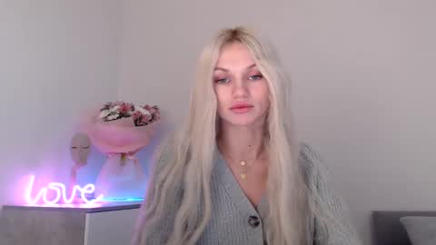 Snapshot of missemma1111 chatting on 12.21.24 EMMA online show from 12.21.24