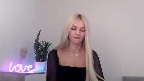 Snapshot of missemma1111 chatting on 12.29.24 EMMA online show from 12.29.24